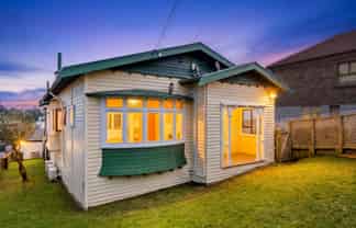35 Staveley Avenue, Hillsborough