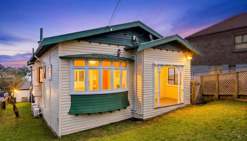 35 Staveley Avenue, Hillsborough