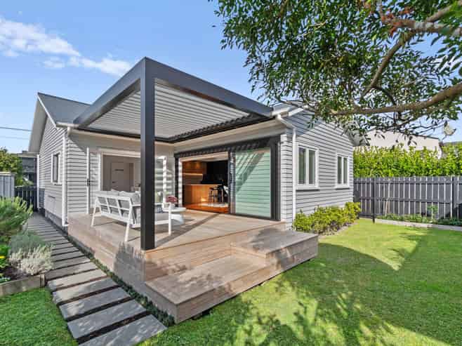 28 Renfrew Avenue, Sandringham