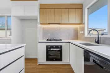 93 Flat Bush Road, Clover Park