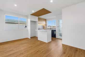 93 Flat Bush Road, Clover Park