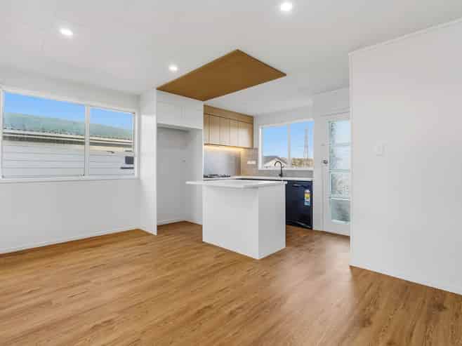 93 Flat Bush Road, Clover Park