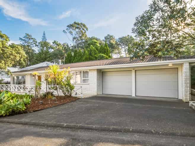 70 Ravenwood Drive, Forrest Hill