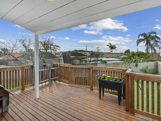 8A Parrs Cross Road, Henderson