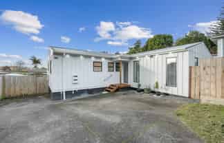 8A Parrs Cross Road, Henderson