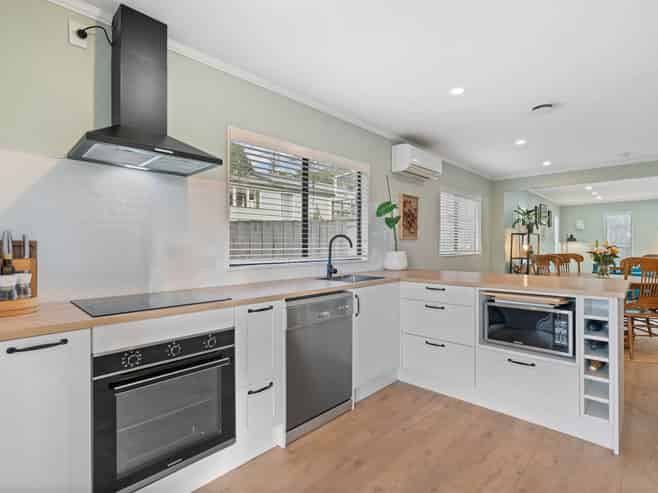 8A Parrs Cross Road, Henderson
