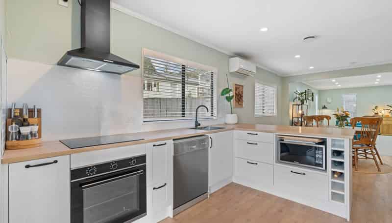 8A Parrs Cross Road, Henderson