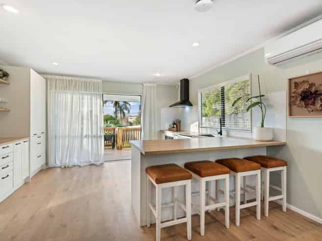 8A Parrs Cross Road, Henderson