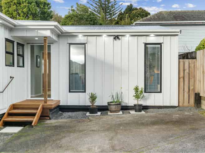 8A Parrs Cross Road, Henderson