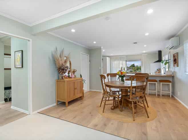 8A Parrs Cross Road, Henderson