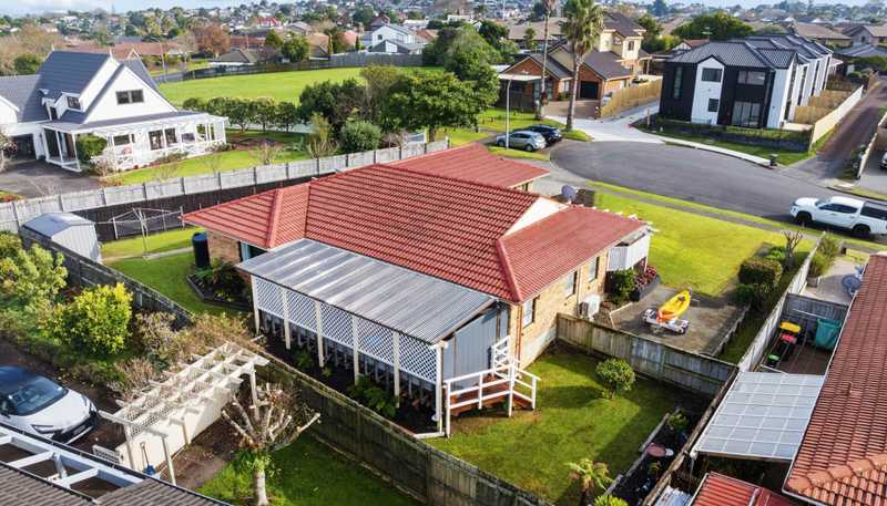 28 Booralee Avenue, Botany Downs