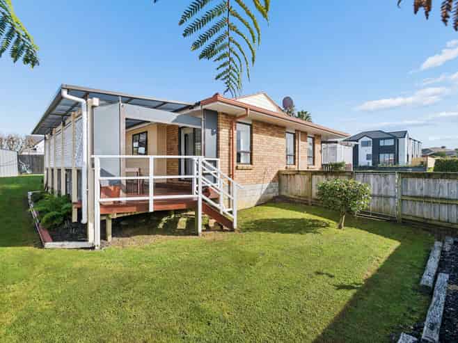 28 Booralee Avenue, Botany Downs