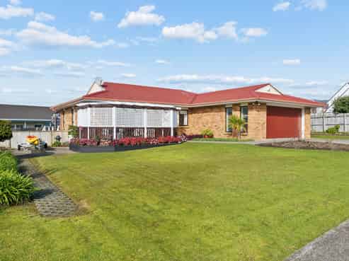 28 Booralee Avenue, Botany Downs