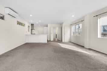 25B Lucienne Drive, Ranui