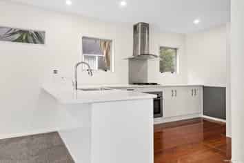 25B Lucienne Drive, Ranui