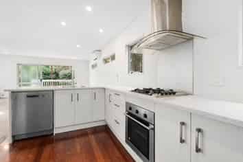 25B Lucienne Drive, Ranui