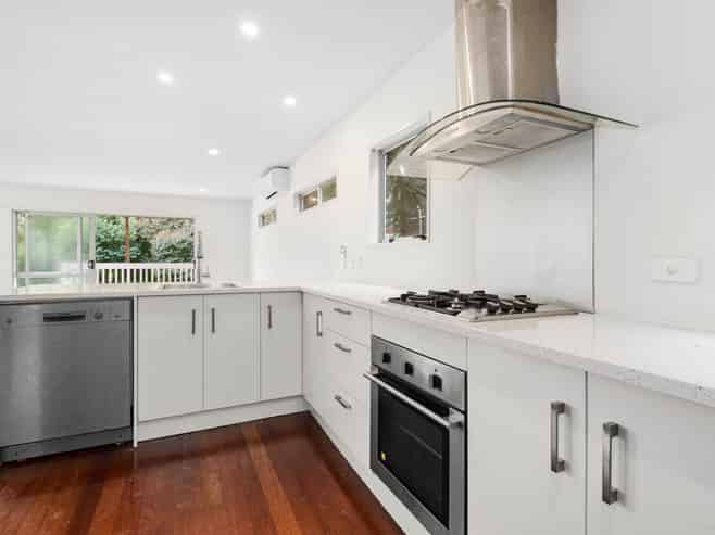 25B Lucienne Drive, Ranui