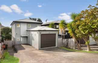 25B Lucienne Drive, Ranui