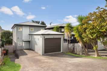 25B Lucienne Drive, Ranui