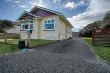 32 Park Street, Hokitika