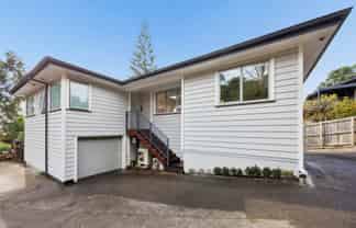 1/4 James Scott Place, Te Atatu South