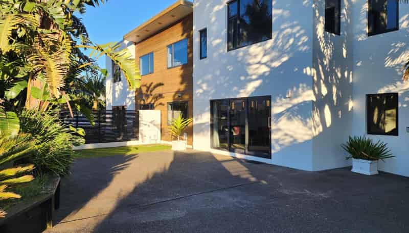 2/1152a South Road, Oakura