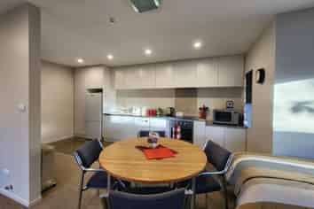 2/1152a South Road, Oakura