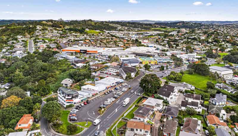 739 & 747F Whangaparaoa Road, Stanmore Bay