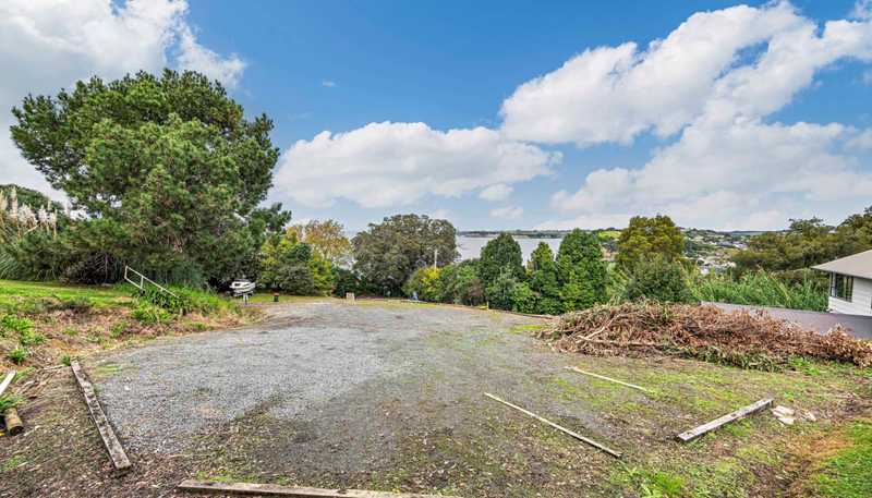 739 & 747F Whangaparaoa Road, Stanmore Bay