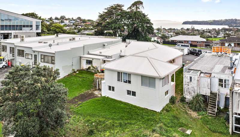 739 & 747F Whangaparaoa Road, Stanmore Bay