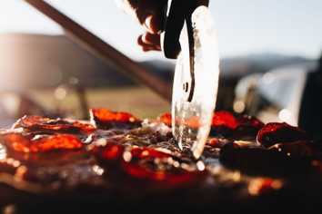 Mobile Pizza Business with $220k Earnings