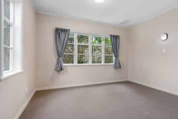 27 Godden Crescent, Mission Bay