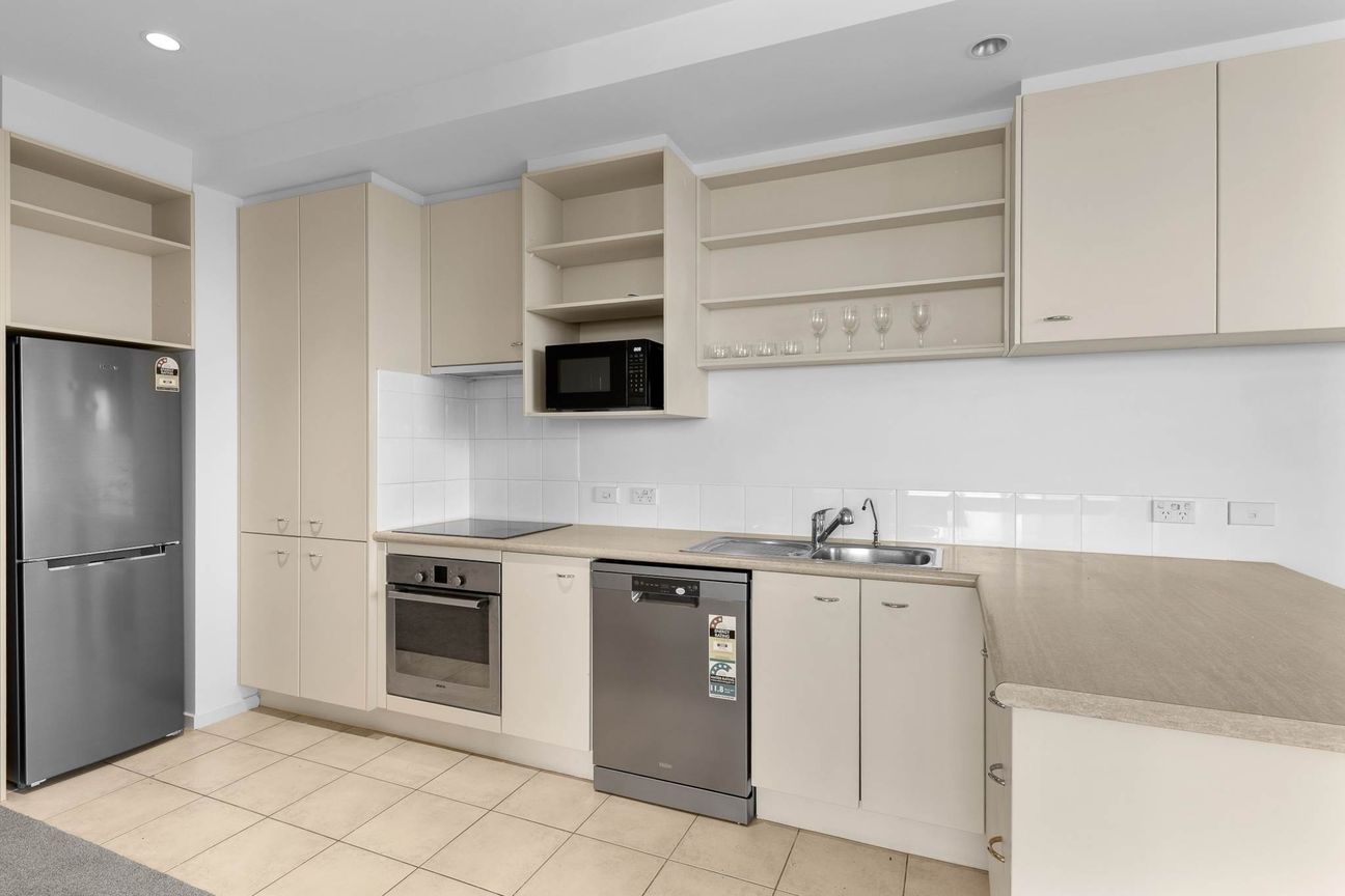 The  Connaught Two Bedroom,1 Bathroom and Car Park - Bild 2