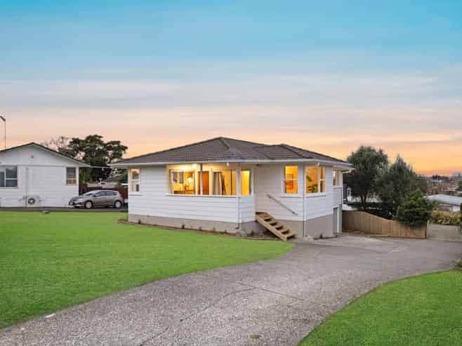 14 Prior Place, Glendene