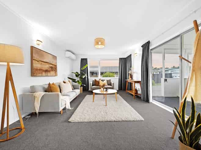 14 Prior Place, Glendene