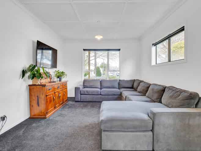 5 Percy Avenue, Stratford
