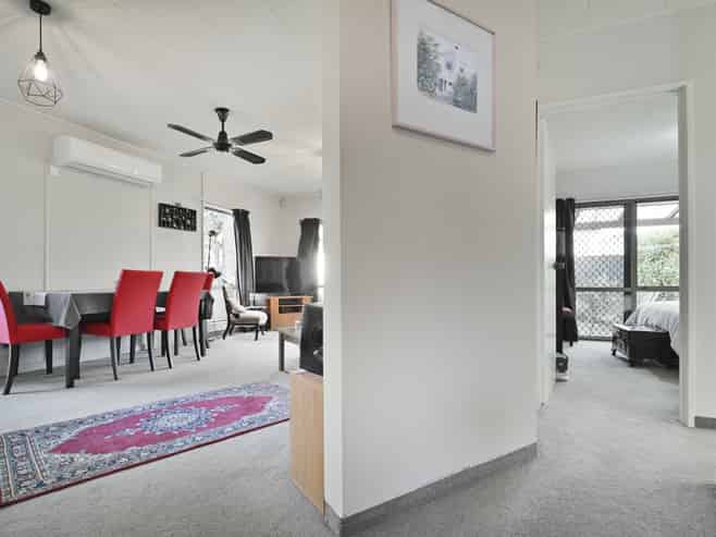 807D Avenue Road East, Parkvale