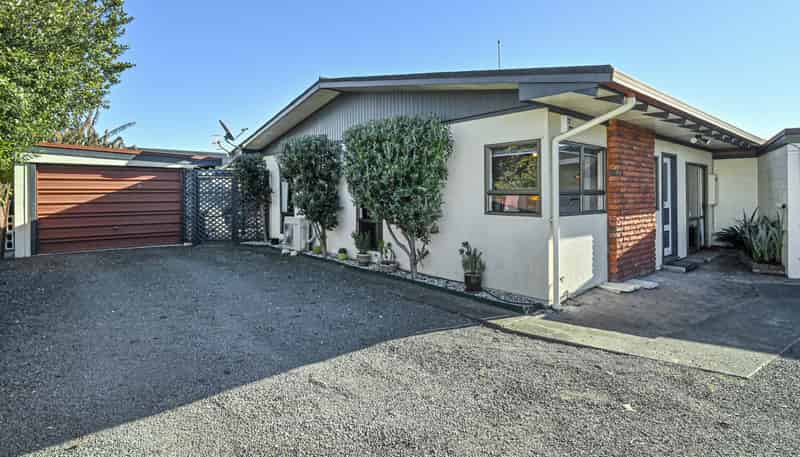 807D Avenue Road East, Parkvale