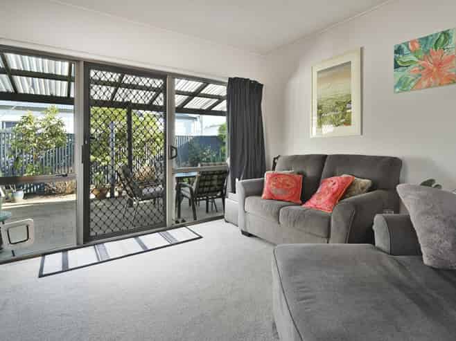 807D Avenue Road East, Parkvale