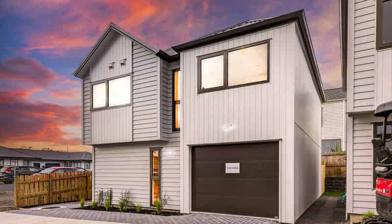 8-10 Bittern Place, Henderson