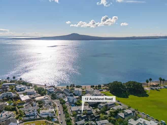 12 Auckland Road, Saint Heliers