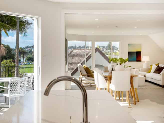 12 Auckland Road, Saint Heliers