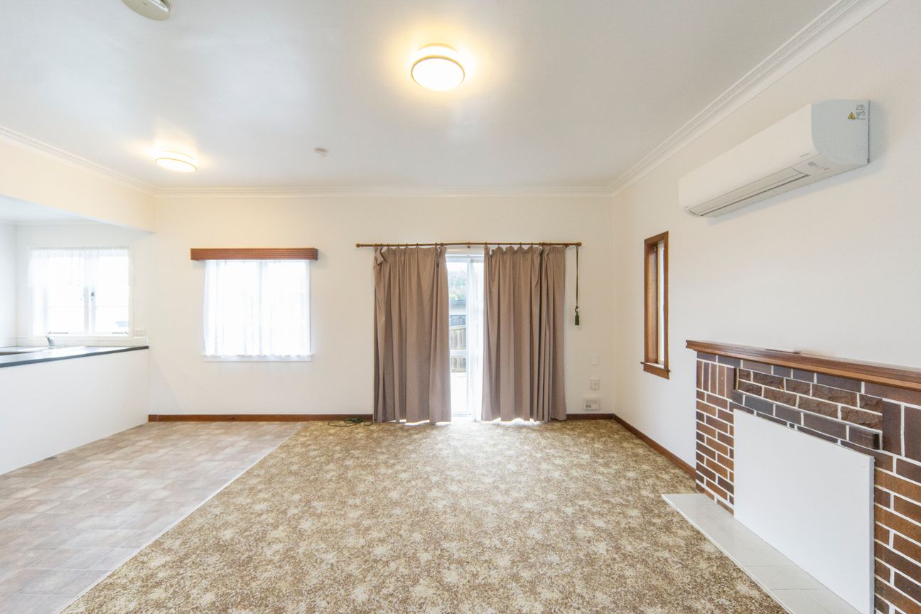 Freshly Painted Home - Vista 6
