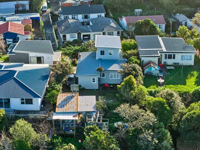 34 Bassett Road, Johnsonville