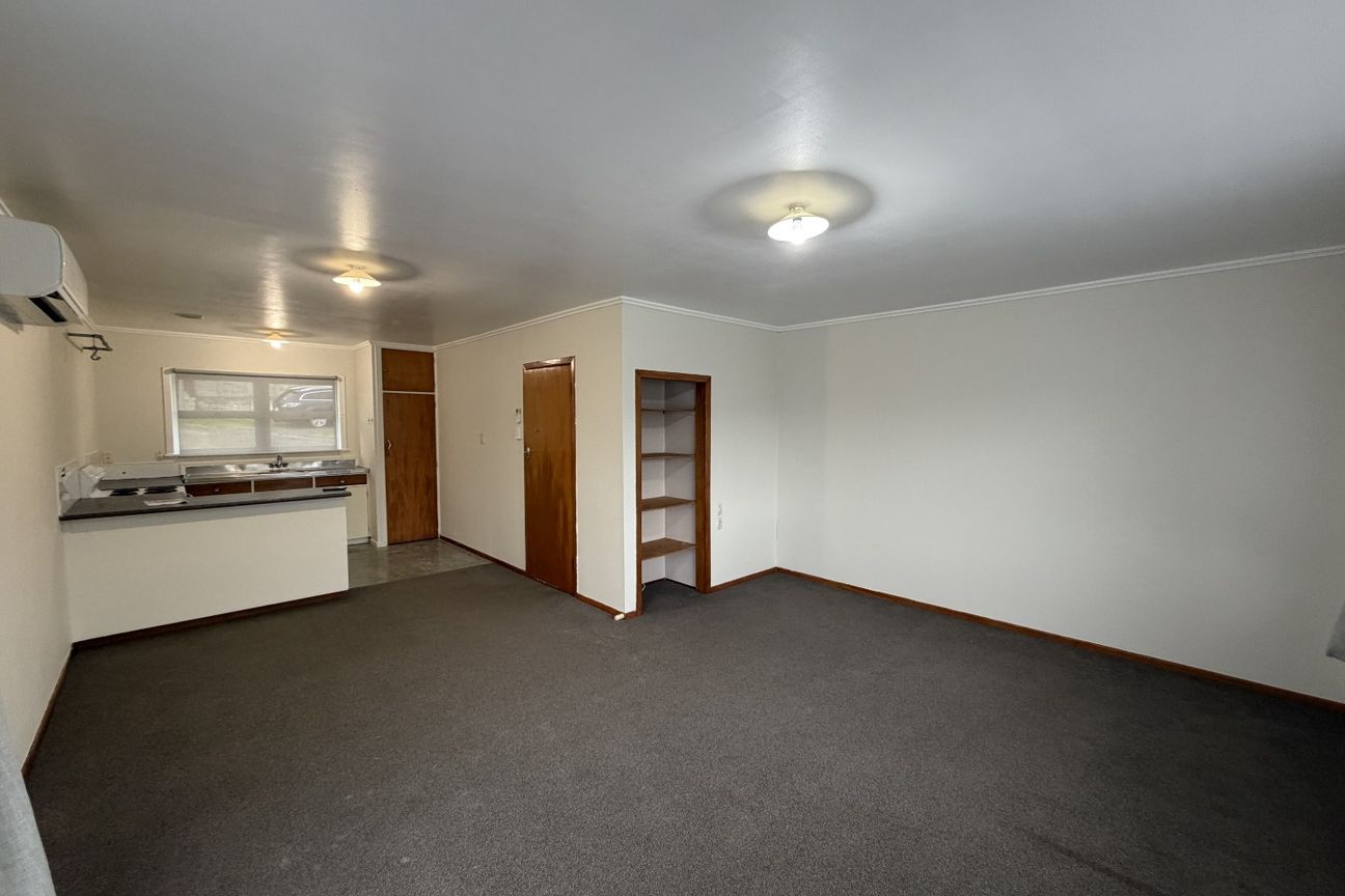 Handy to Town! Tidy 2-Bedroom Flat in Morningside - Widok 3