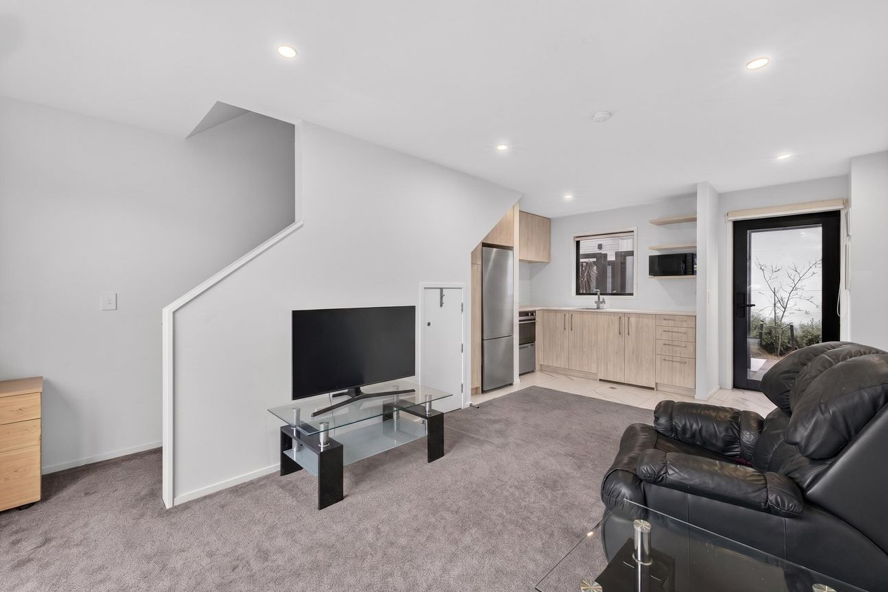 Modern 2020 Beachside Investment $480 per week - Más