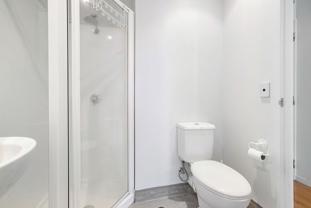 Scotia Place - 1 bed, semi furnished with secure car park! - Vista 4
