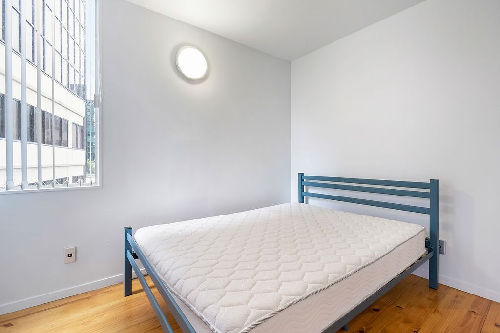 Scotia Place - 1 bed, semi furnished with secure car park! - Vista 3