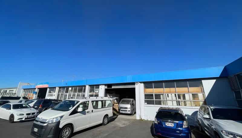 2/207 Archers Road, Glenfield