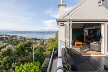 96A Nicholson Road, Khandallah